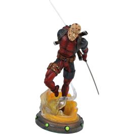 Marvel Gallery - Unmasked Deadpool Statue